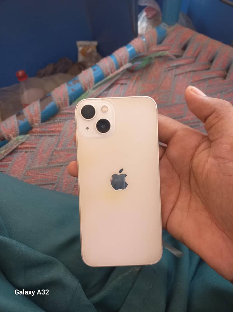 Apple iPhone 13 0