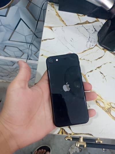 I phone Se 64 gb 17 Version chal rha