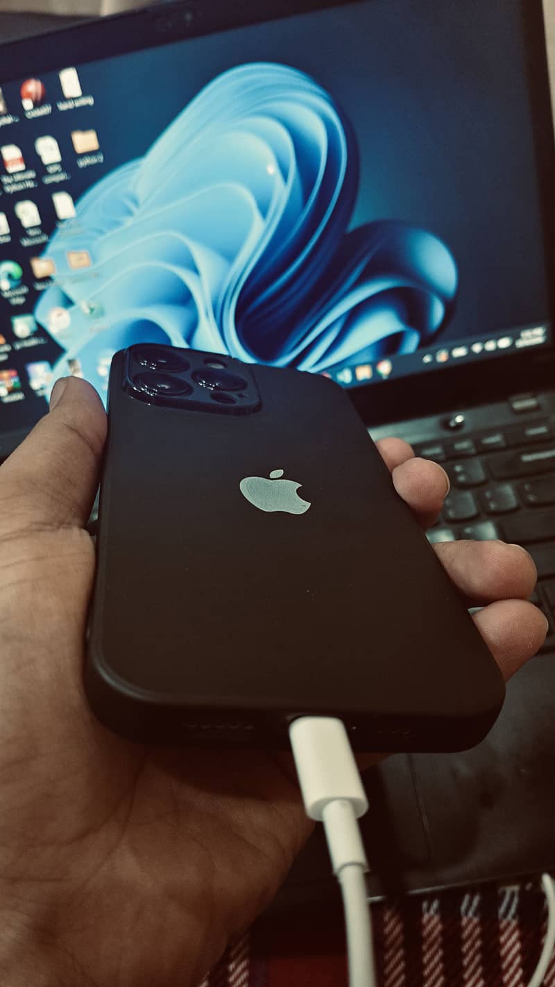 Apple iPhone 13 Pro 2