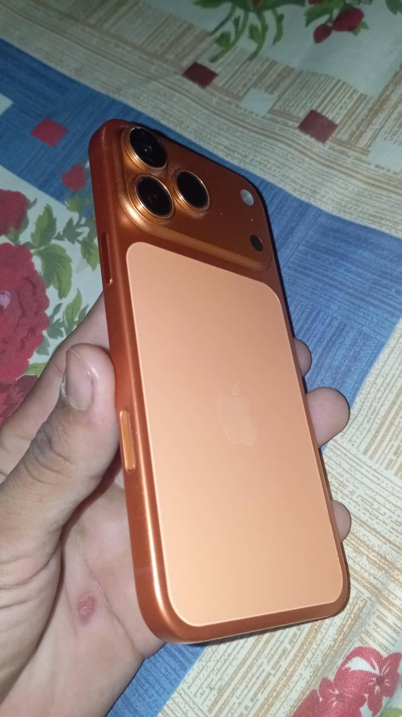 Apple iPhone 17 Pro Max 1