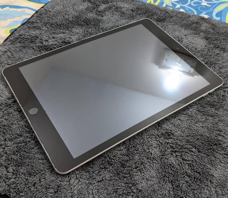 iPad 9th Generation (64GB) 1