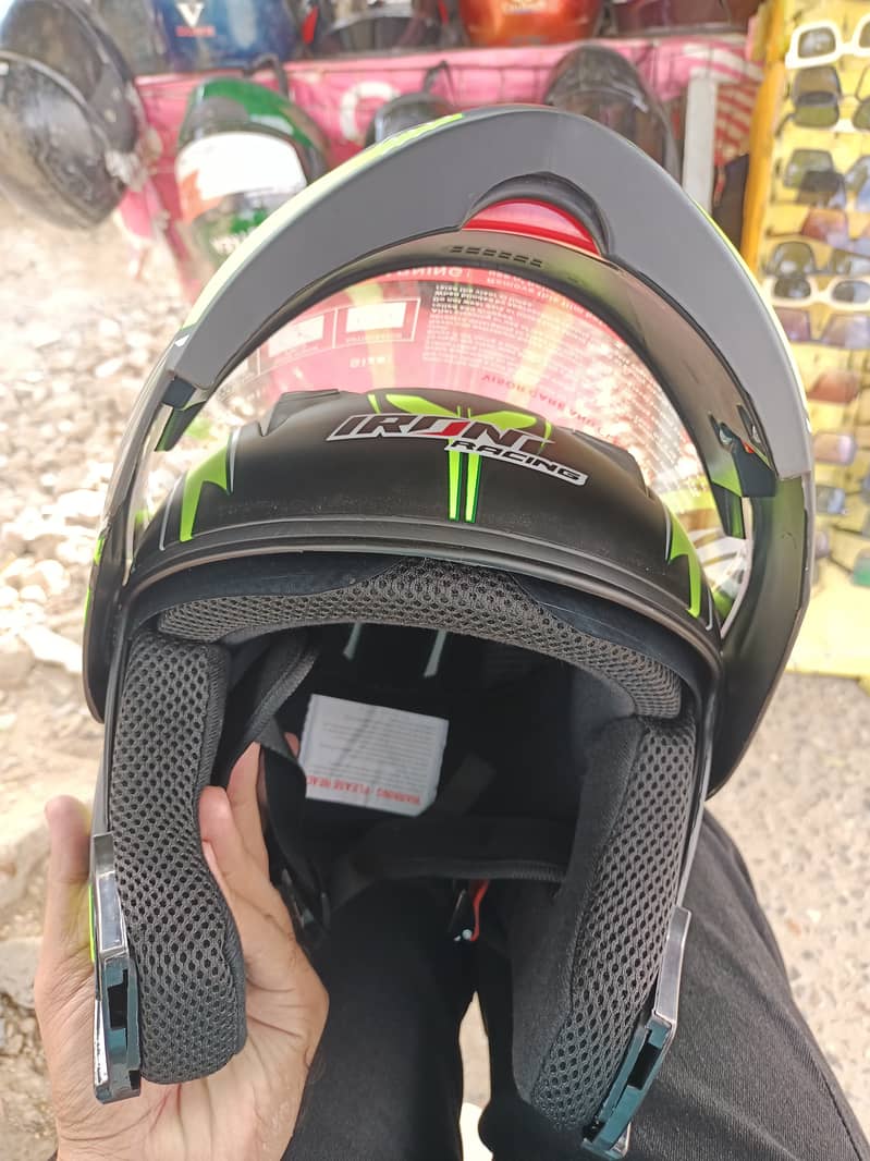 Handfull Helmet 3