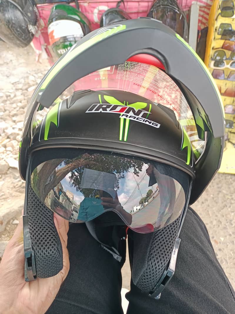 Handfull Helmet 4