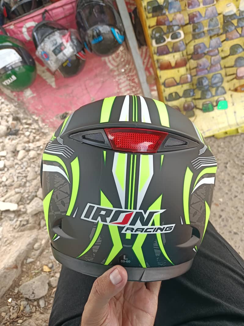 Handfull Helmet 6