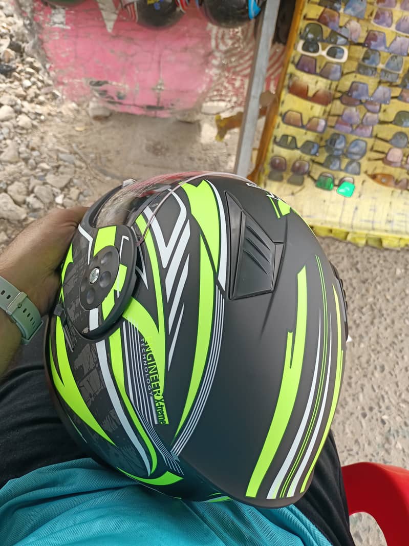 Handfull Helmet 7