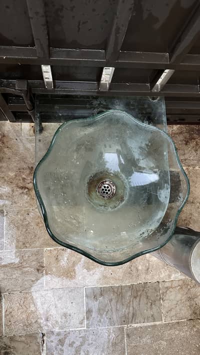 glass waahbasin
