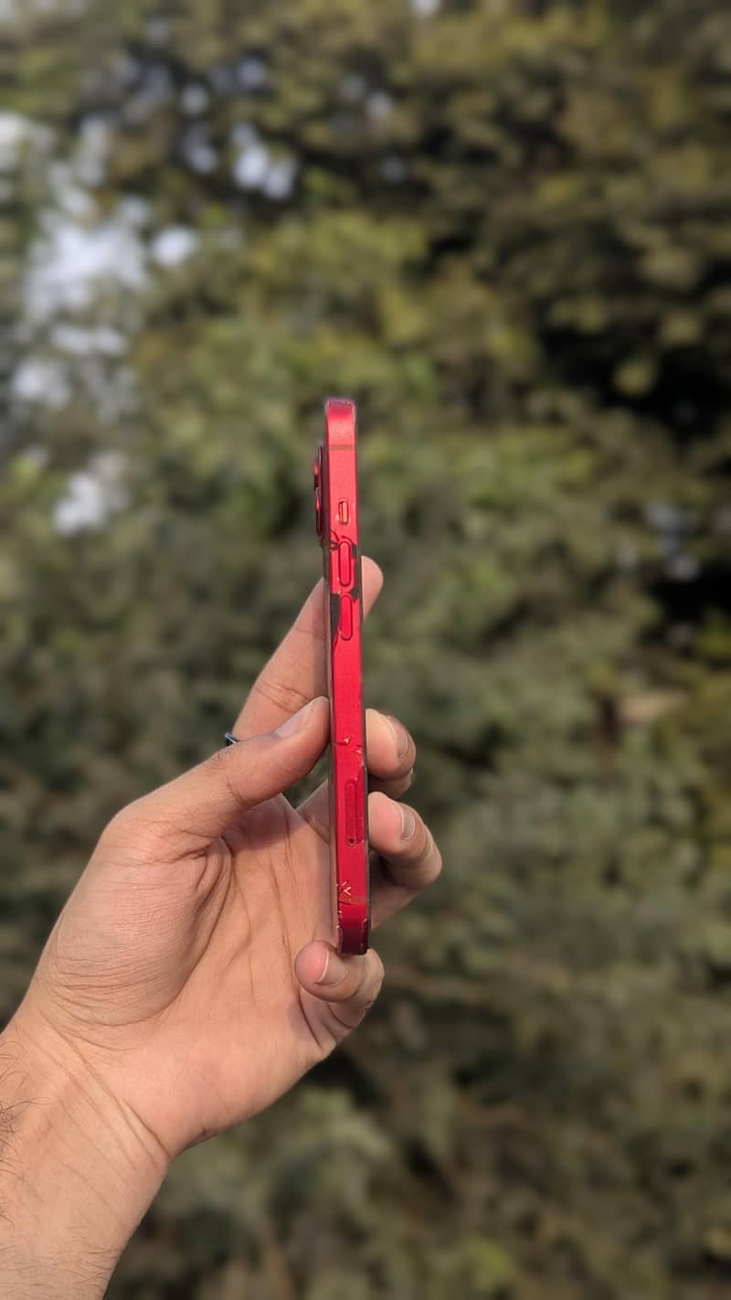 Apple iPhone 13 2