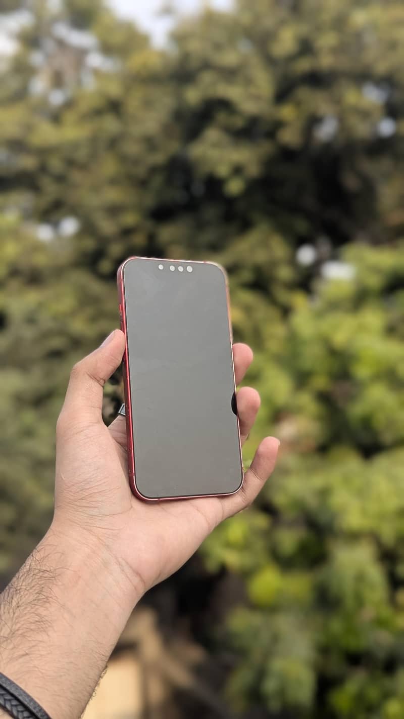 Apple iPhone 13 5