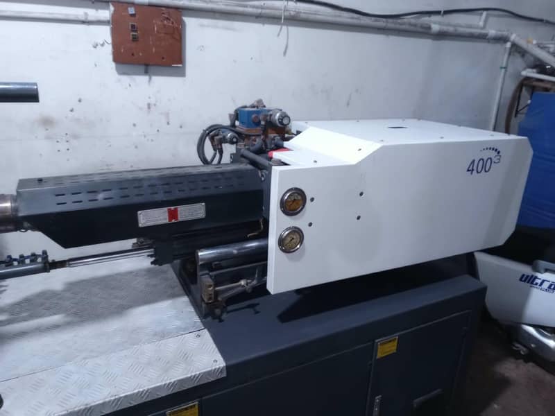 Molding machine 5