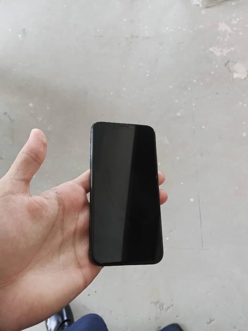 Apple iPhone X 3