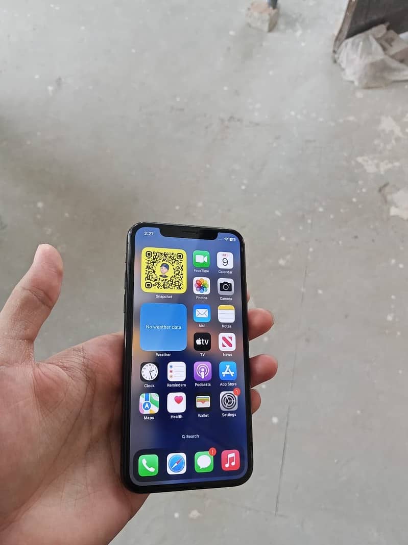Apple iPhone X 4