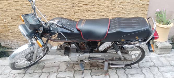 Honda cd70  model 2016 urgent sale Bick 100%ok new tyer install