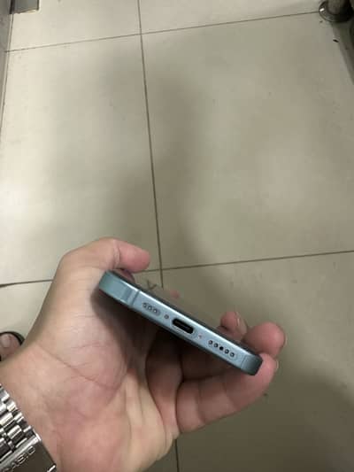 Apple iPhone 16 jv