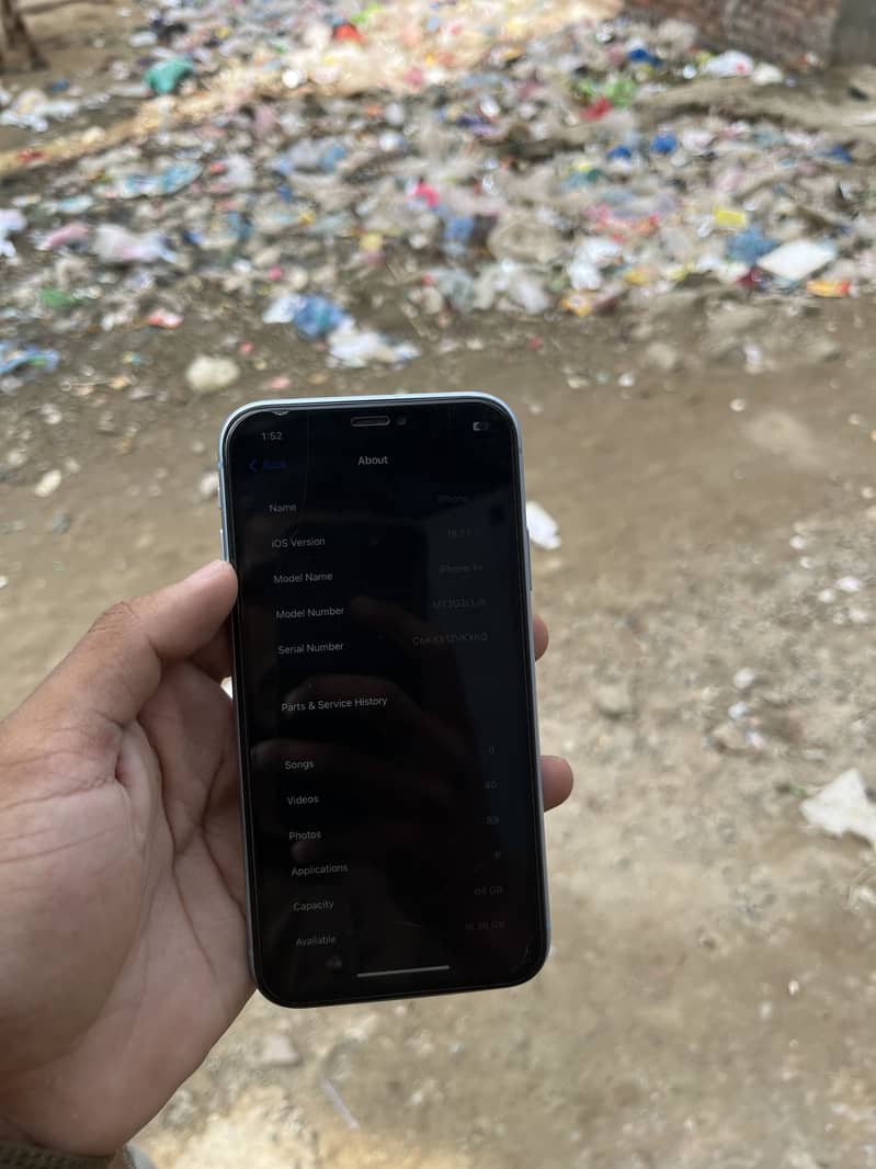 iPhone XR 8