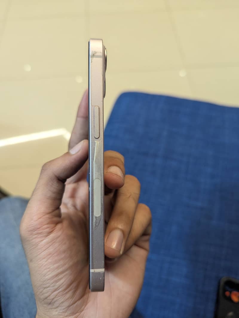 Apple iPhone 13 3