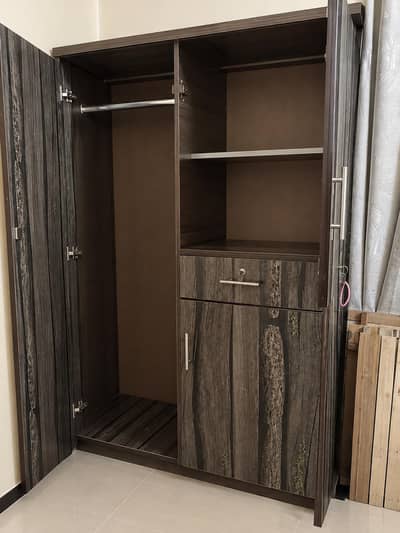 Almari available for sale (urgent sale due to moving