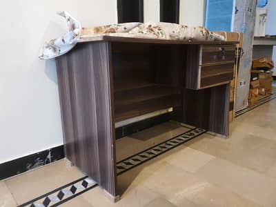 Table for sale good condition
