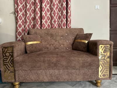 2 Seater Premium Sofa 10/9 Condition