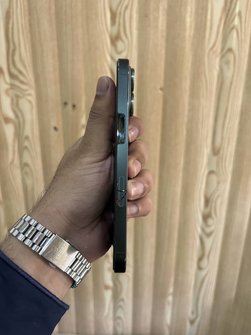 Apple iPhone 13 Pro 3