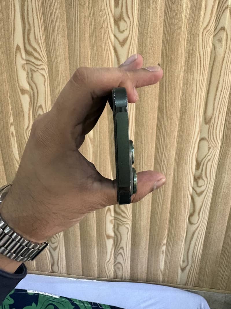 Apple iPhone 13 Pro 6