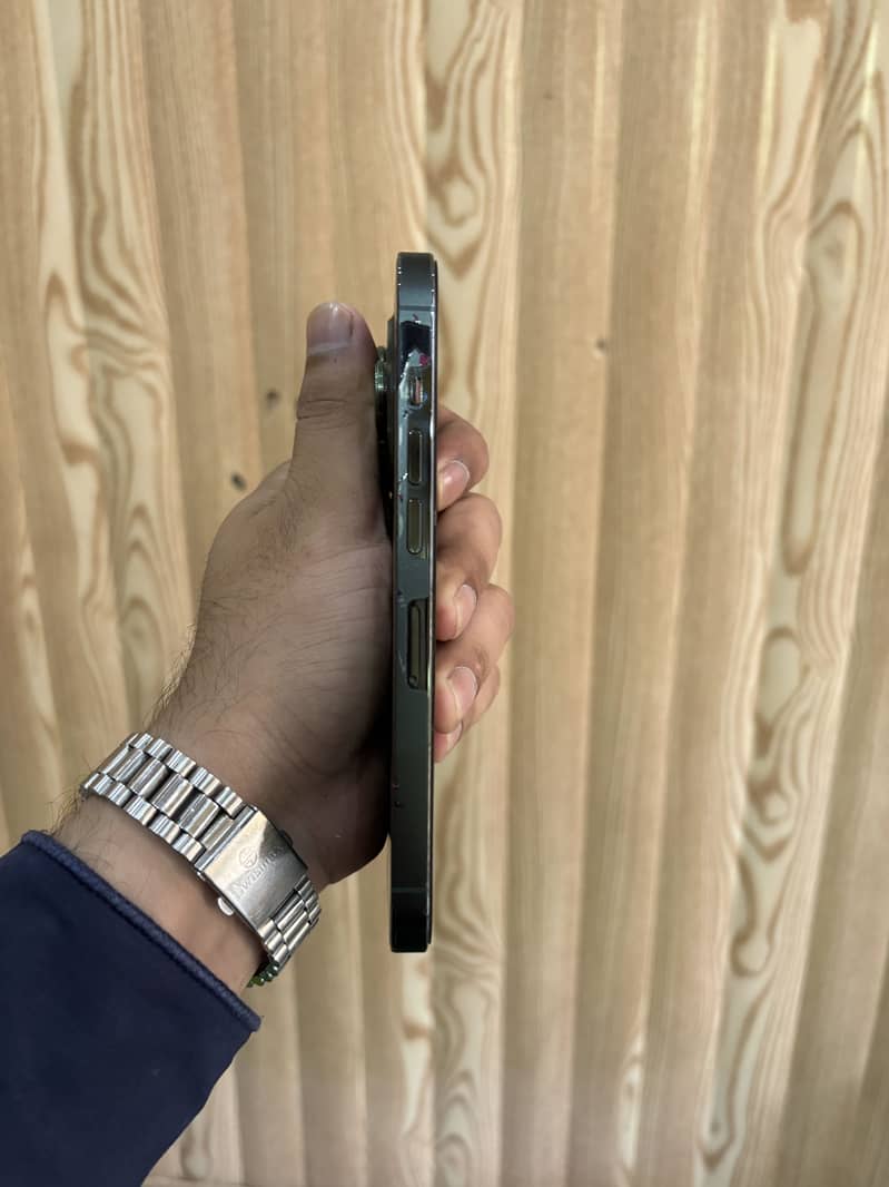 Apple iPhone 13 Pro 9