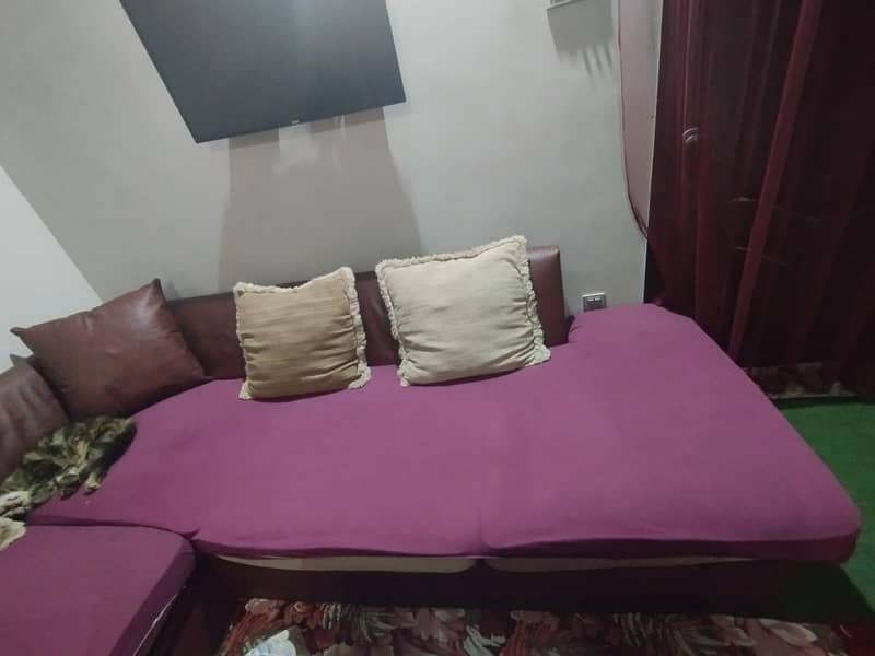 L shape sofa with center table 4
