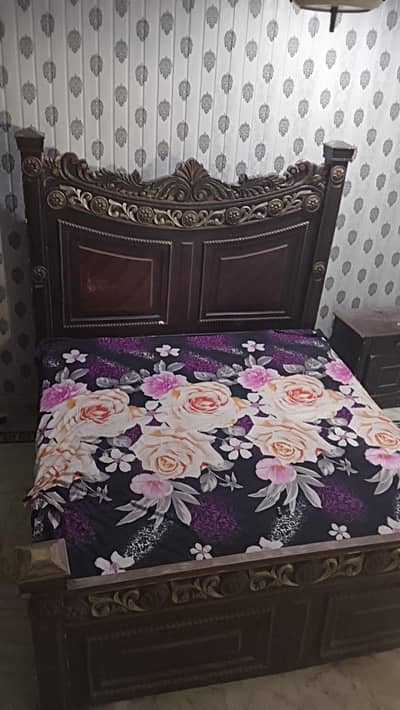 wood bed 2 side tables