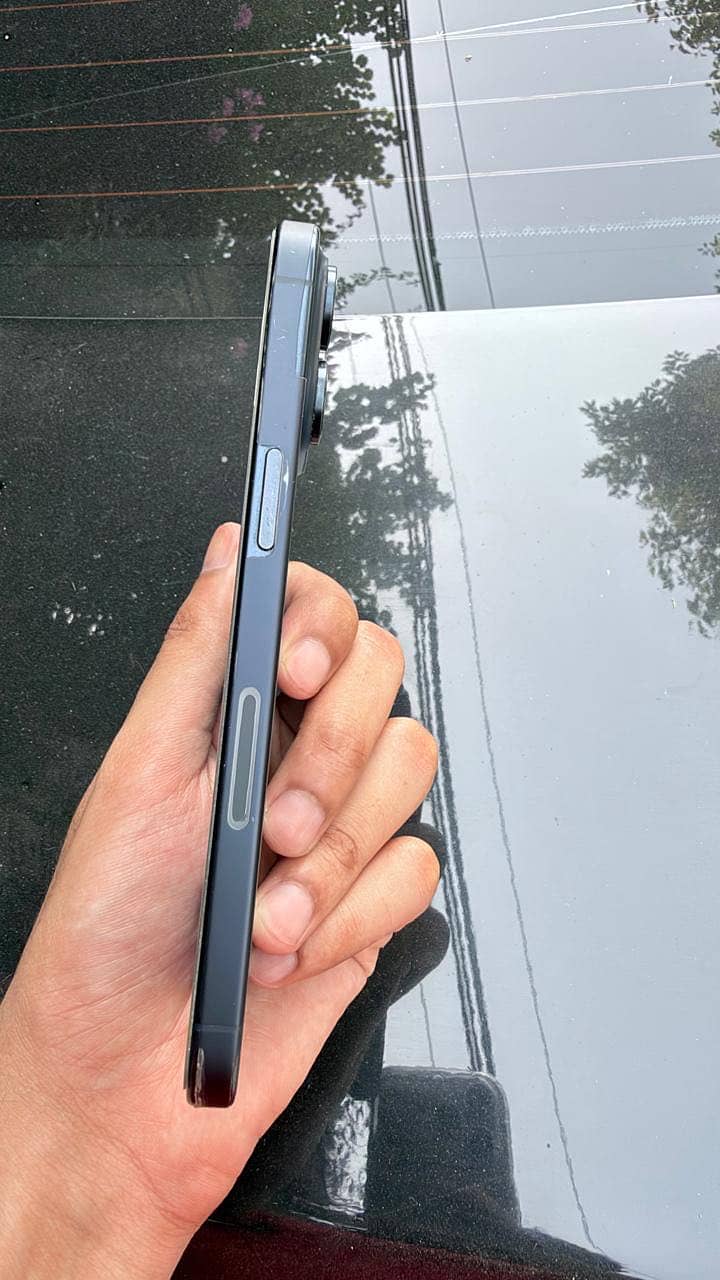 Apple iPhone 15 Pro Max 5