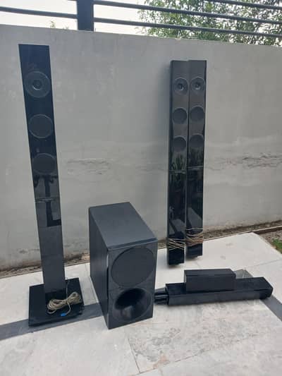 Samsung 5.1-channel tallboy home theater system