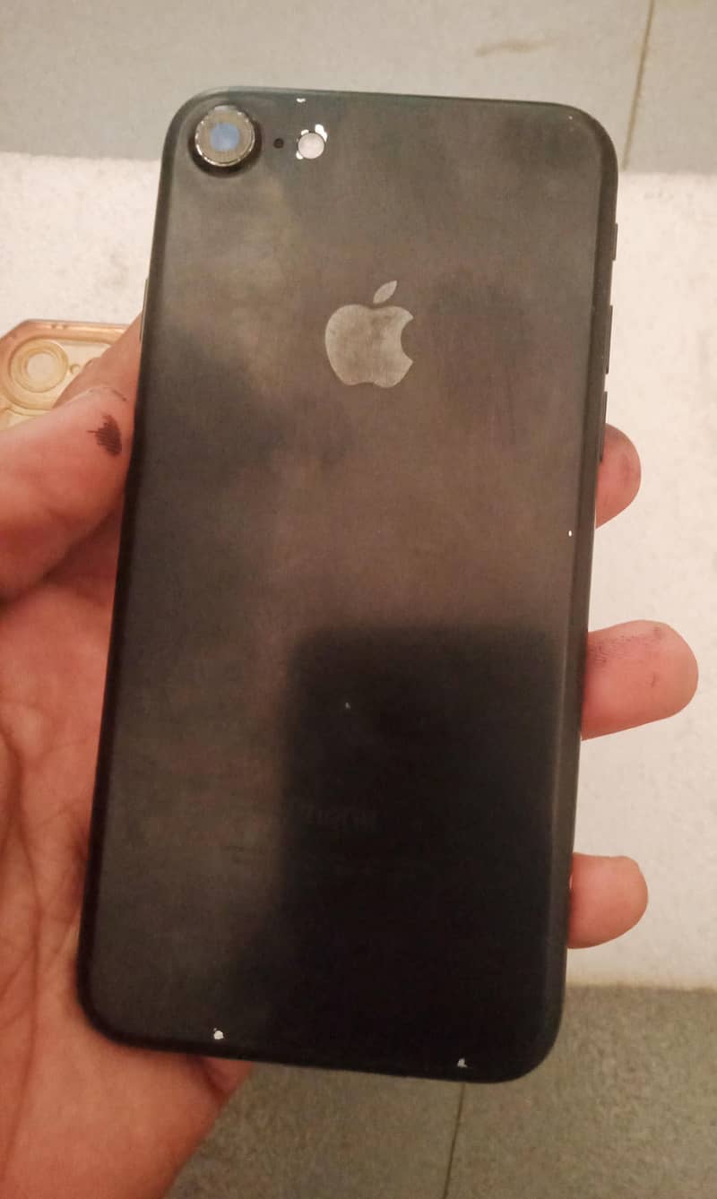 Apple iPhone 7 1