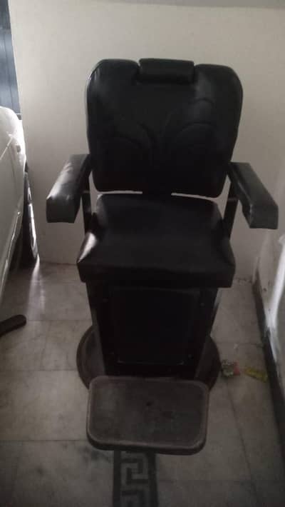 Salloon Chair for sale contact whatsapp number 0333 5161709