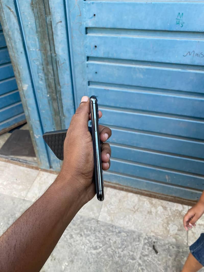 Apple iPhone 11 Pro 0