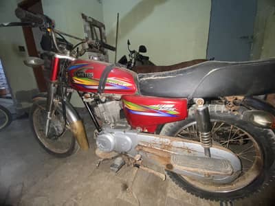 United 125 Red