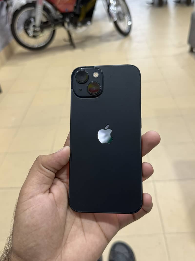 Apple iPhone 13 0