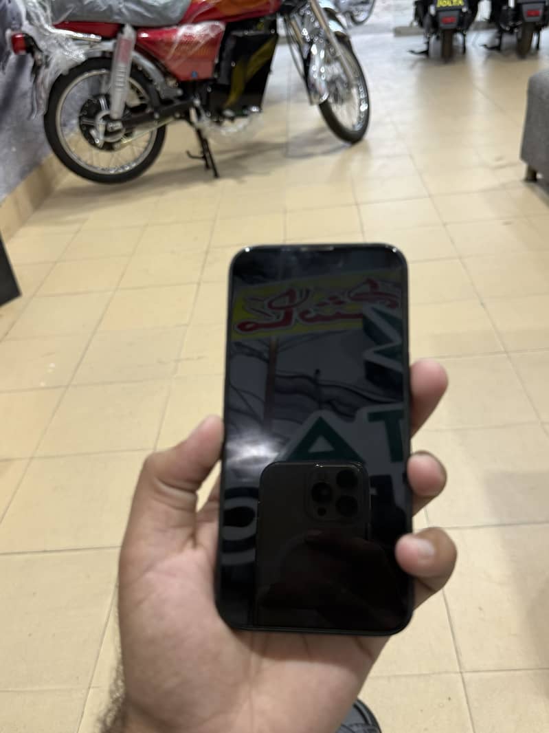 Apple iPhone 13 6
