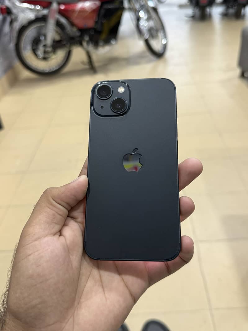 Apple iPhone 13 7