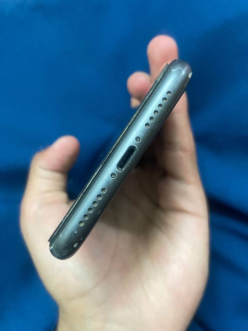 Apple iPhone 11 3