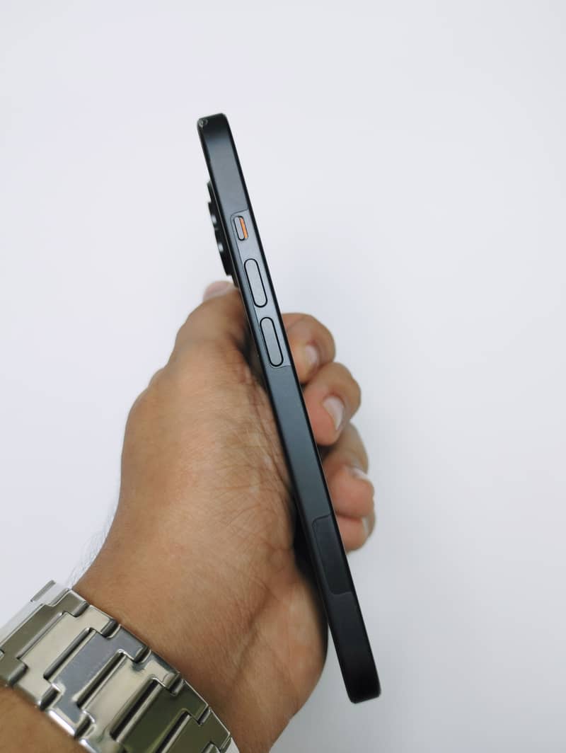 Apple iPhone 15 4