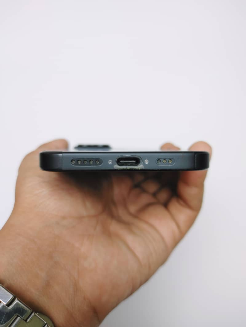 Apple iPhone 15 7