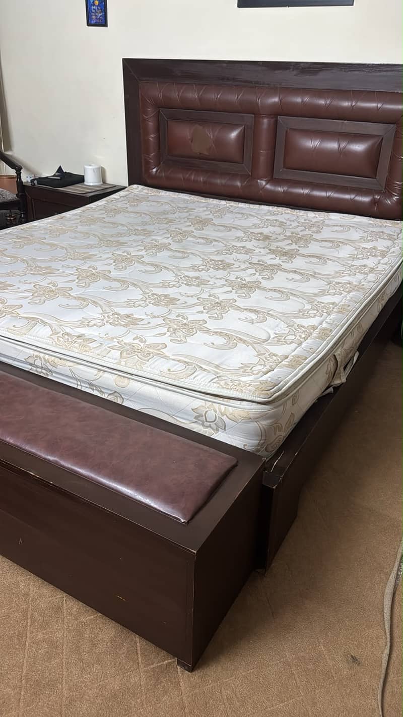 King size Bed 6
