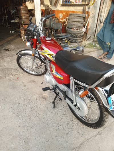 good condition bike one hand use