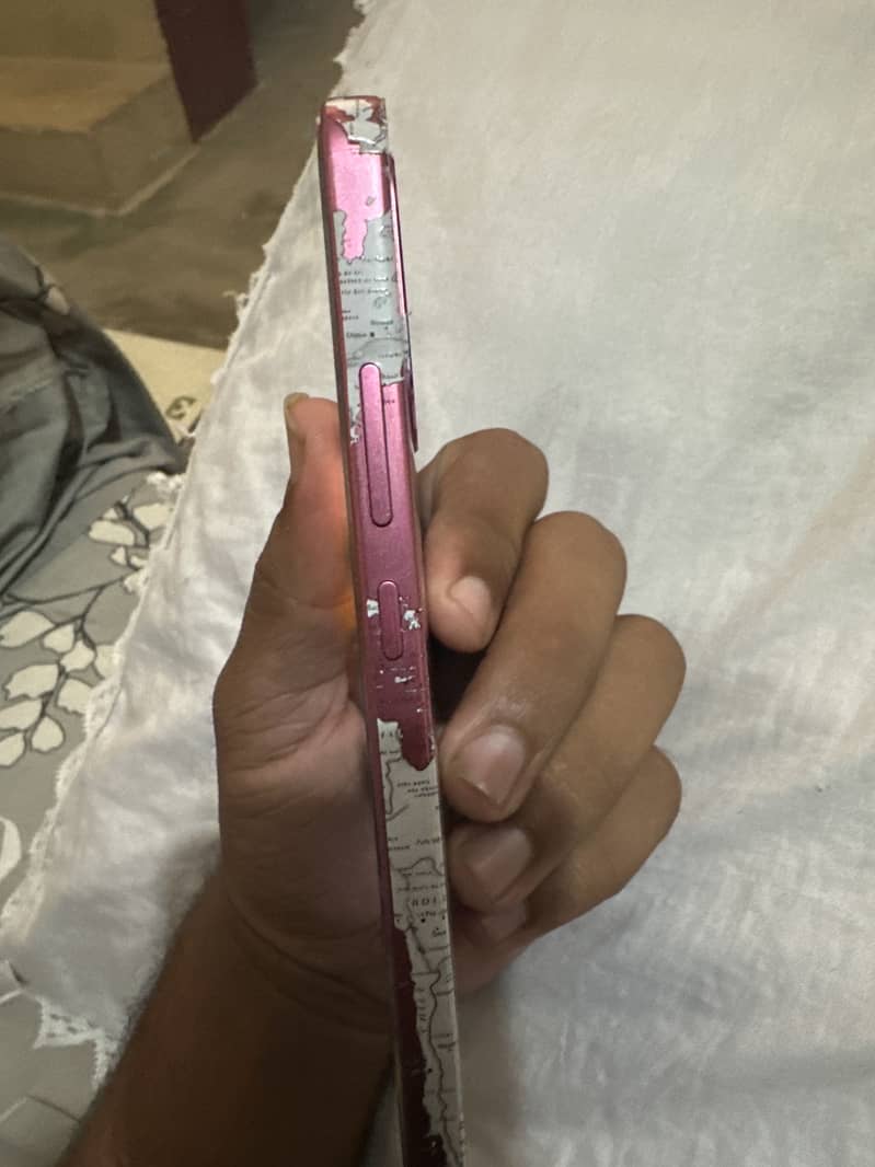 OPPO A6 Pro 4