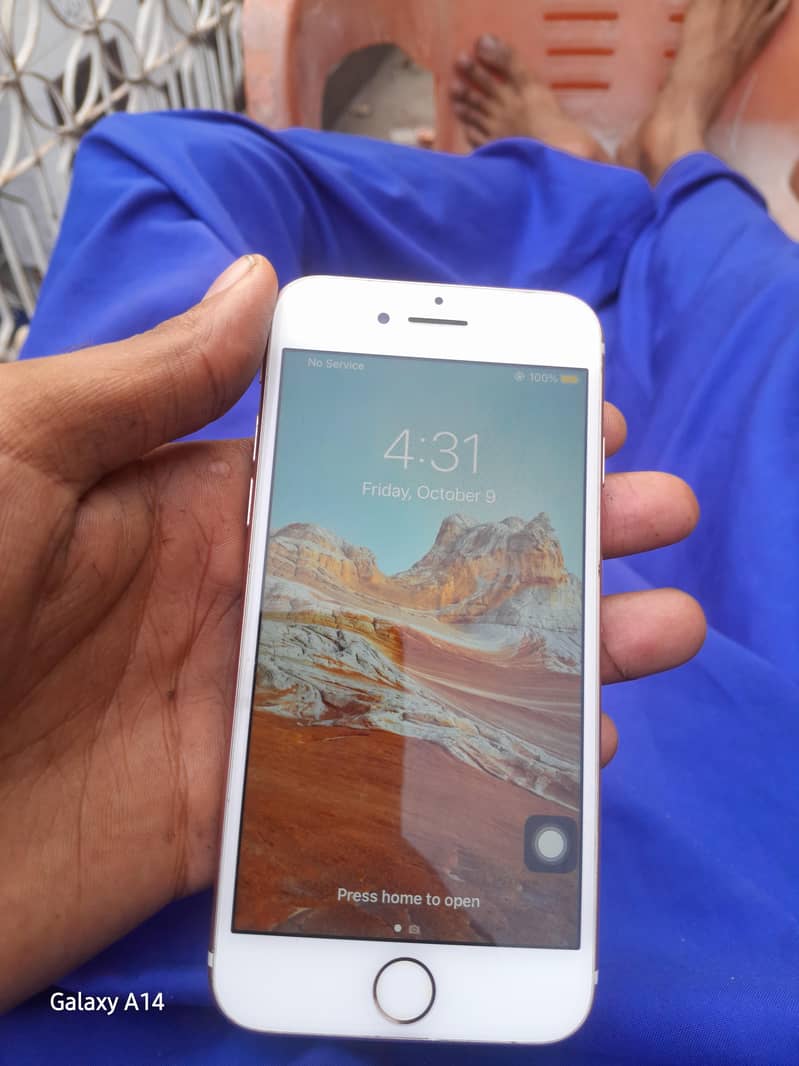 Apple iPhone 7 1