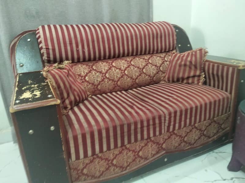 3seater sofas with 3 small cushion 1
