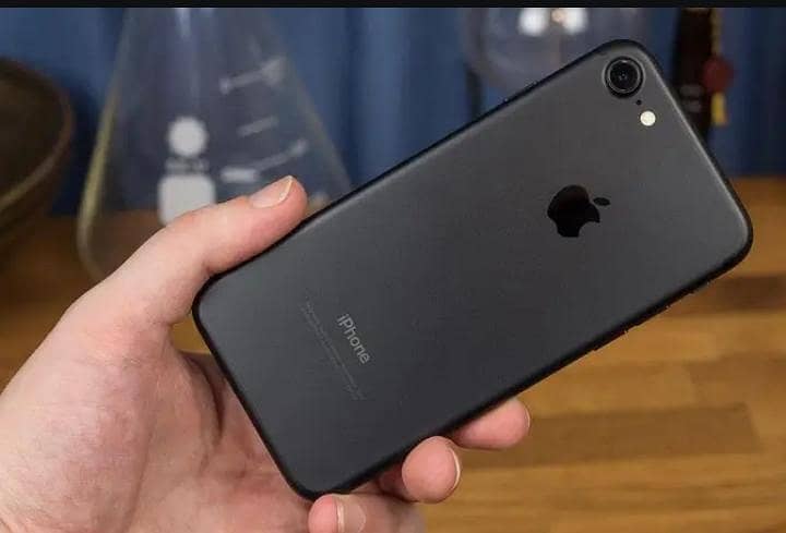 Apple iPhone 7 1