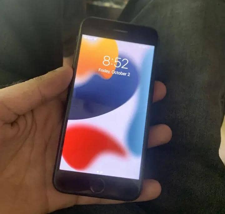 Apple iPhone 7 2