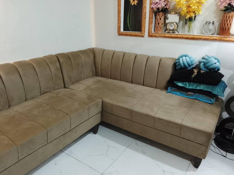 7 seater sofa with table 1