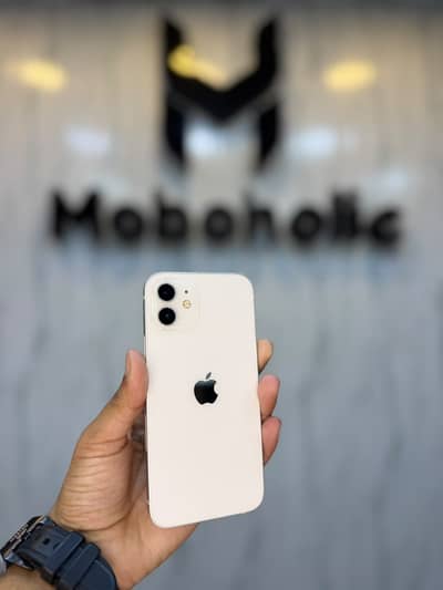 iPhone 12  64GB SIM Locked | 82% Battery Health | 10/10 Condition