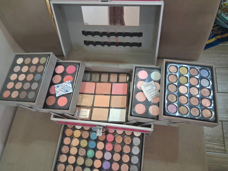 multi use set makeup 1