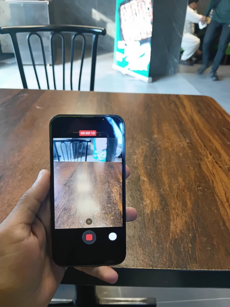 Apple iPhone 13 1